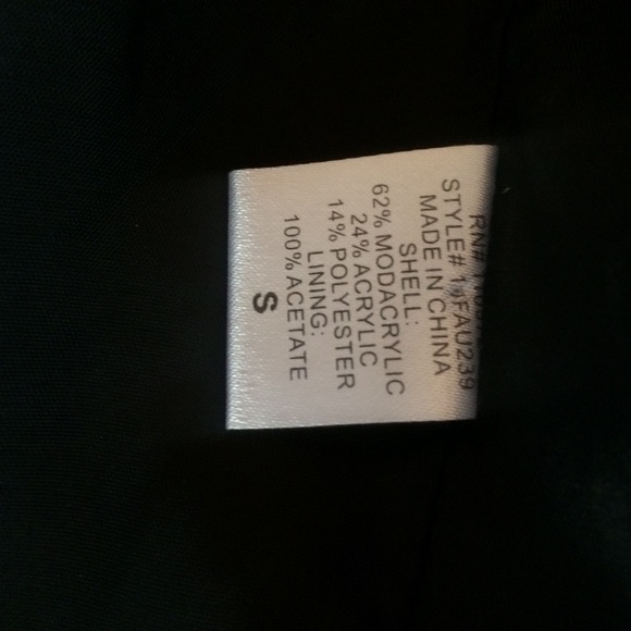 Twelfth Street Cynthia Vincent faux fur vest EUC - Picture 8 of 8